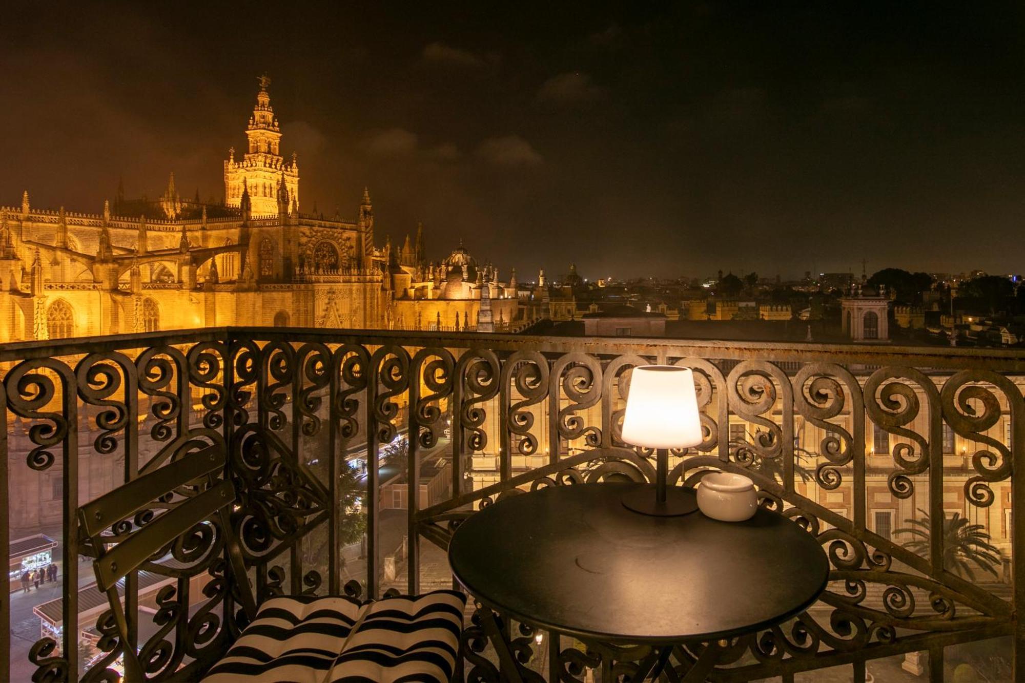 Isg Apartments The Most Exclusive Apartment In Sevillaparking Экстерьер фото