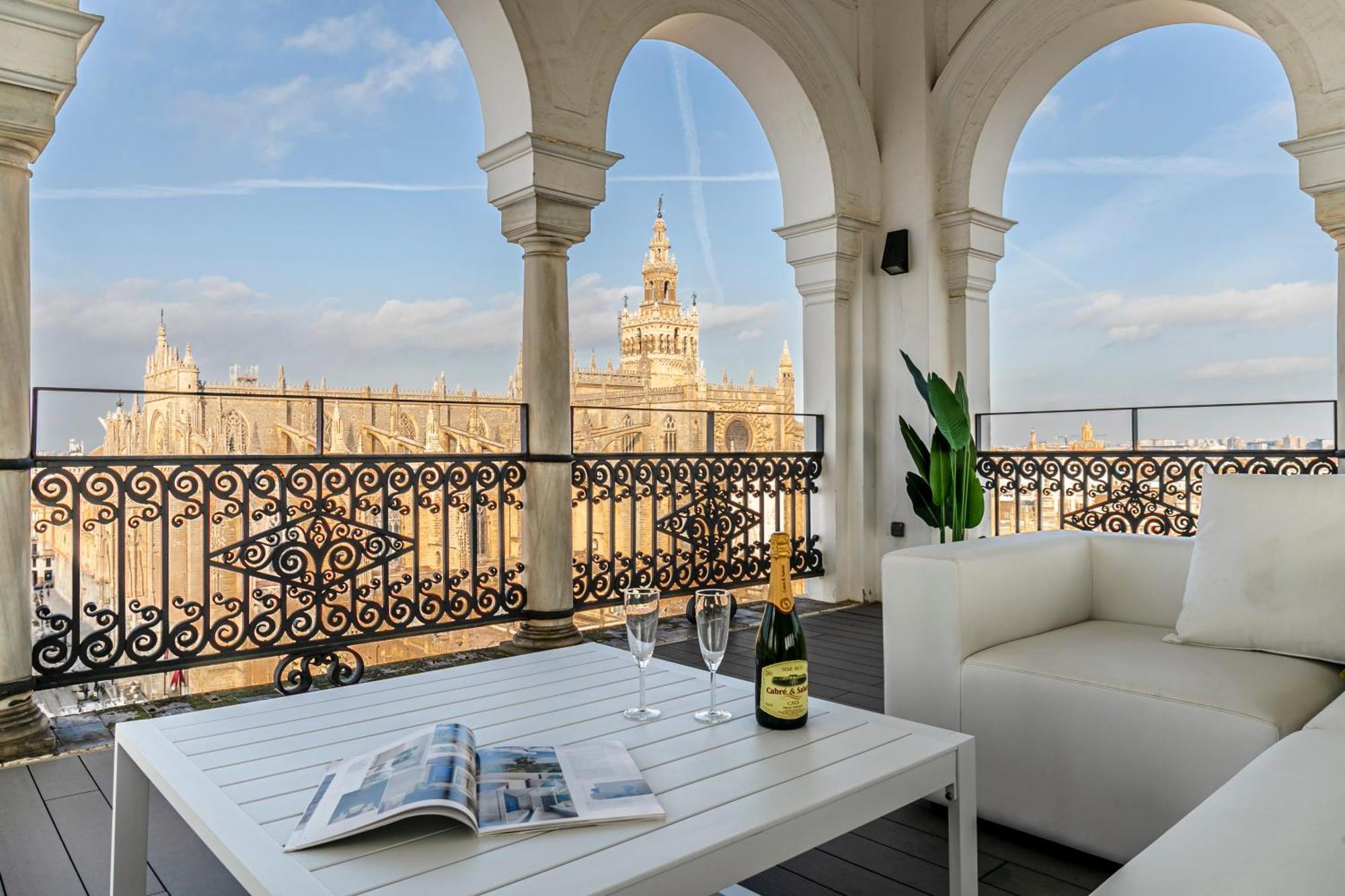 Isg Apartments The Most Exclusive Apartment In Sevillaparking Экстерьер фото